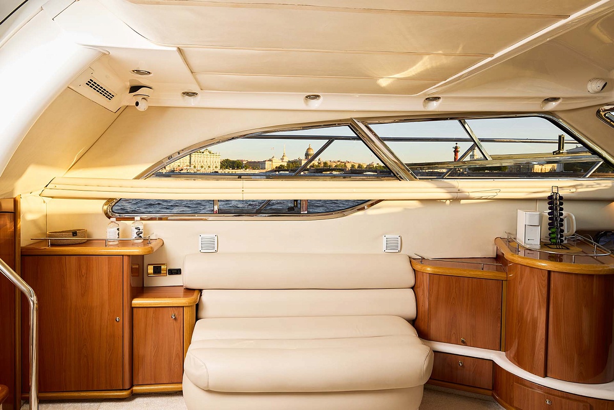 Аренда яхты Sealine F43 Monte Carlo в Питере, Санкт-Петербург